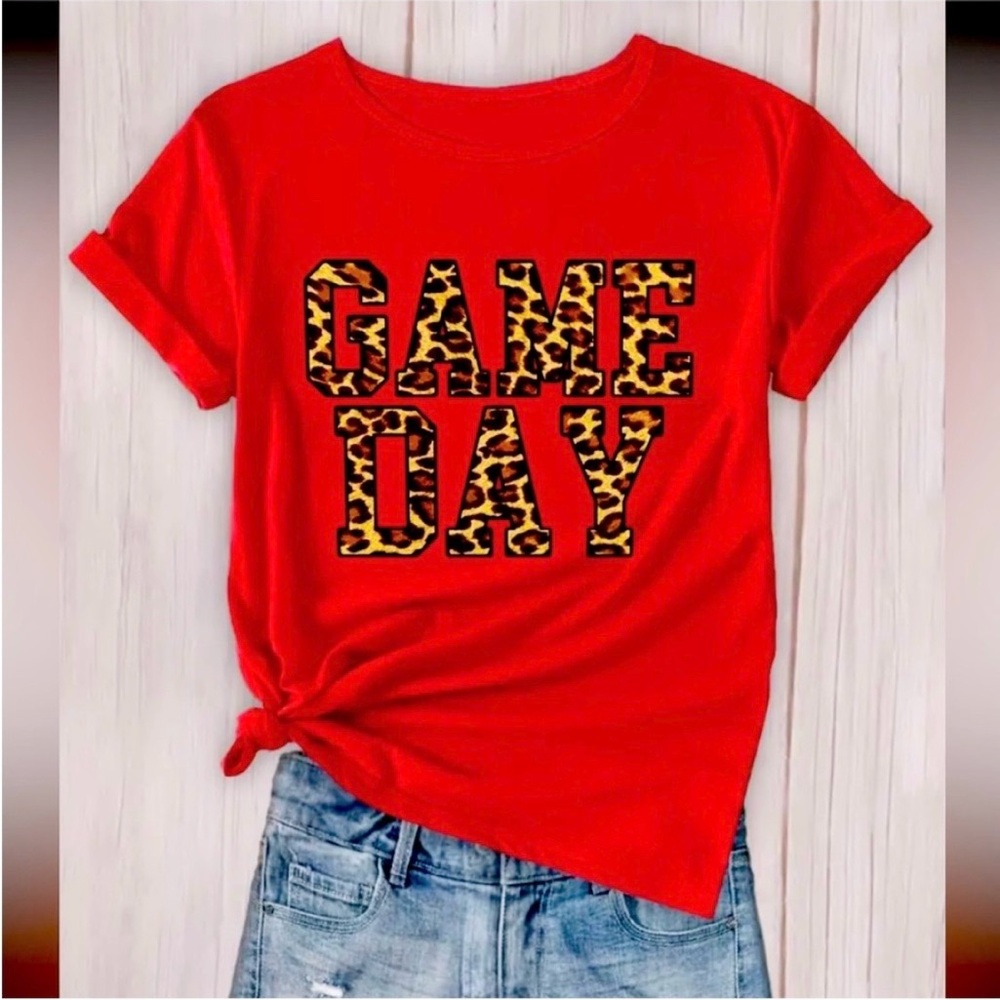 NWOT The Perfect Game Day TShirt!